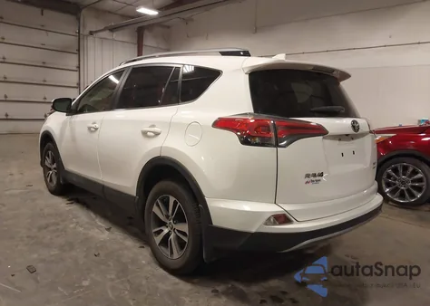 2018 Toyota Rav4 Xle z USA, uszkodzony, nr VIN JTMRFREVXJJ208445